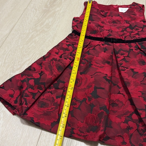 3/$10 The Children’s Place 4T Black And Red Floral Dress - Picture 9 of 9